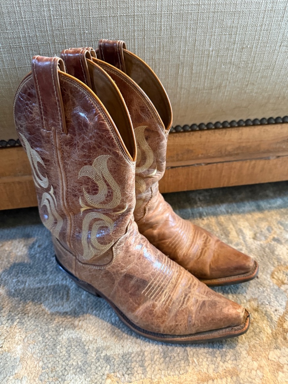 Justin Boots Brown Leather Western Cowboy Boots with Cream Stitching